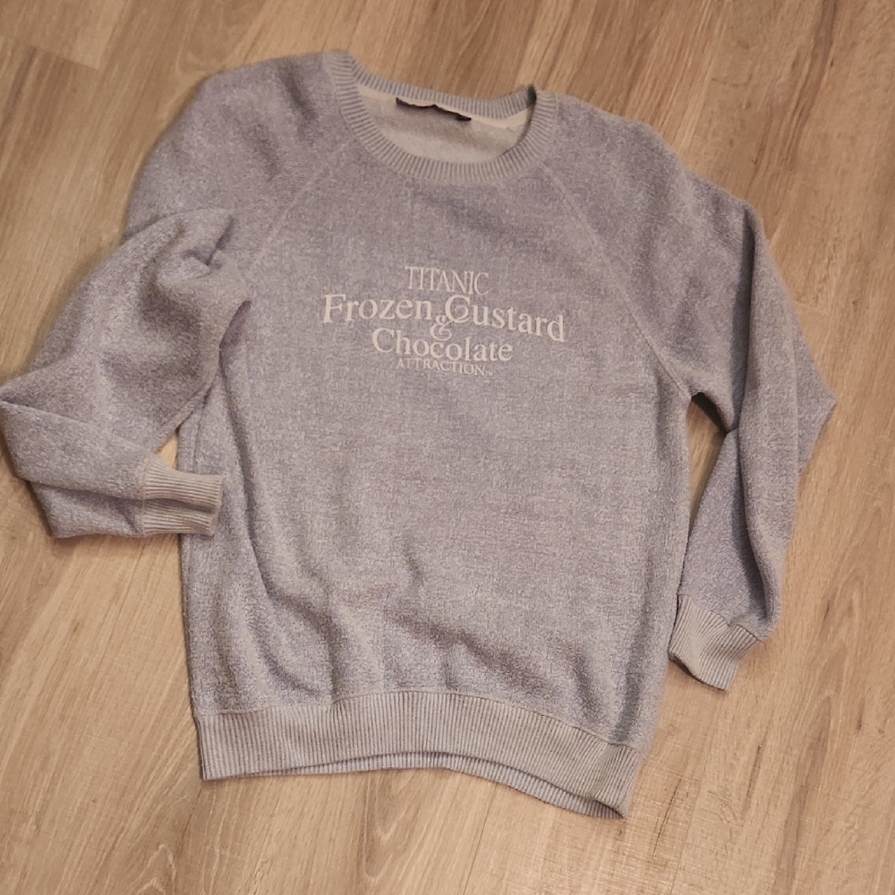 Souvenir Titanic Custard Pigeon Forge | Women's Light Blue Gray Crew Neck